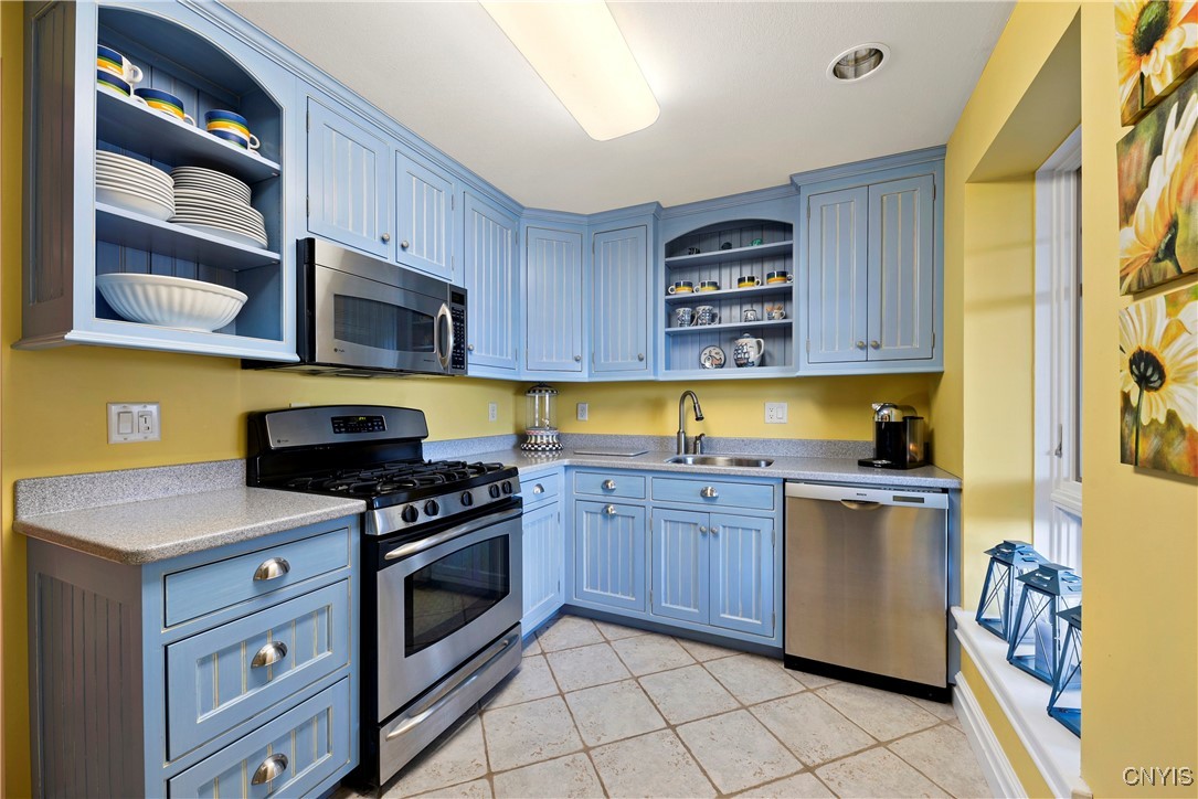 1818 West Lake Road Skaneateles, NY 13152 - Photo 41 of 48 Lower level fully equipped kitchen