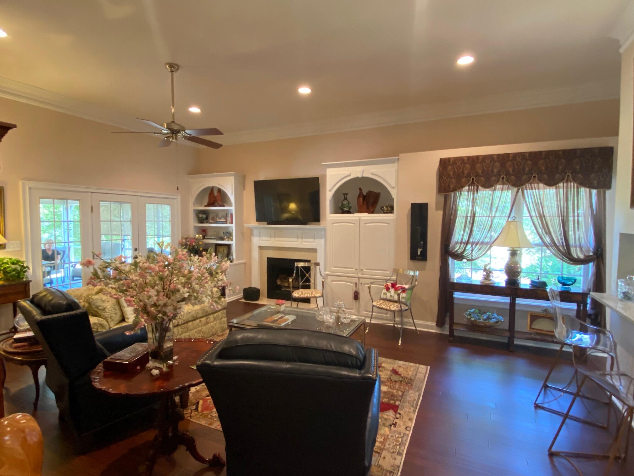 122 Village Road Greenwood, SC 29649 - Photo 8 of 29 IMG_4814