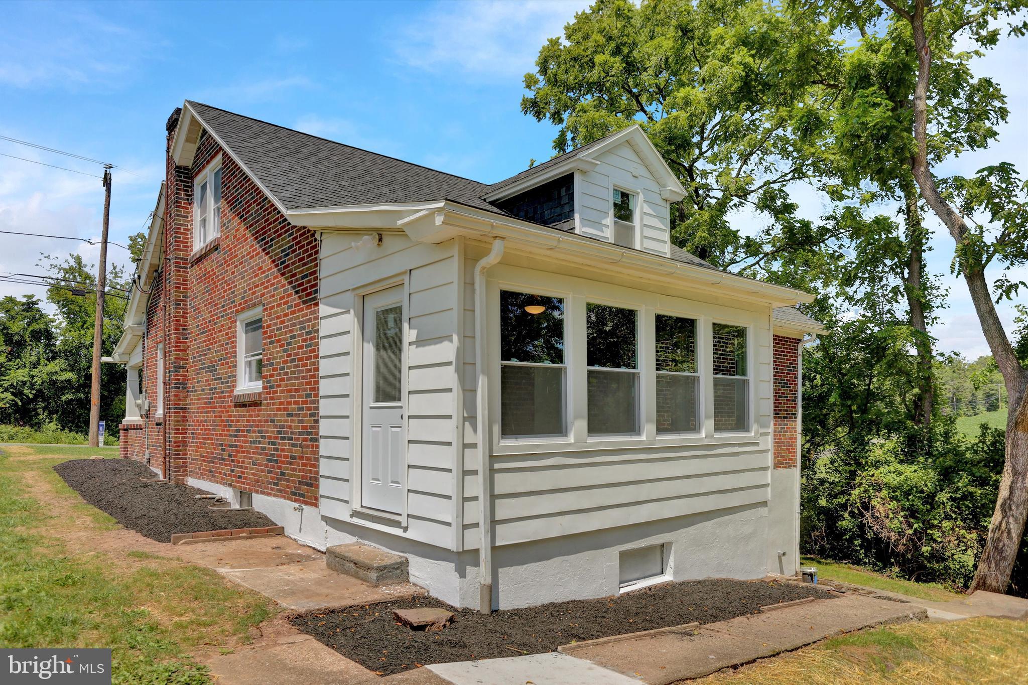 197 Congo-Niantic Road Barto, PA 19504 - Photo 5 of 37