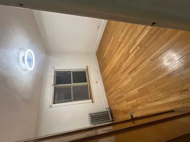 $1,300 | 2408 East 77th Street, Unit 2, Chicago, IL 60649