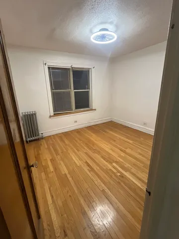 $1,300 | 2408 East 77th Street, Unit 2, Chicago, IL 60649