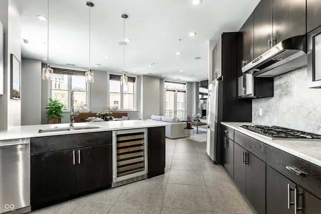 $799,900 | 757 Massachusetts Avenue, Unit 201, Indianapolis, IN 46204