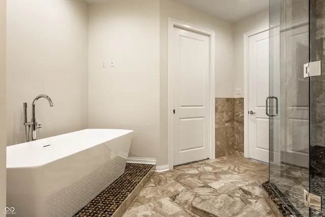 $799,900 | 757 Massachusetts Avenue, Unit 201, Indianapolis, IN 46204