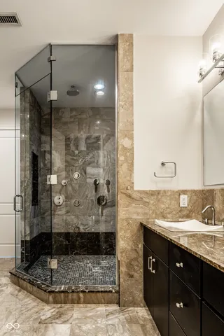 $799,900 | 757 Massachusetts Avenue, Unit 201, Indianapolis, IN 46204