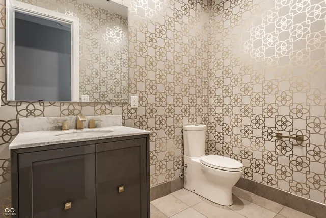 $799,900 | 757 Massachusetts Avenue, Unit 201, Indianapolis, IN 46204