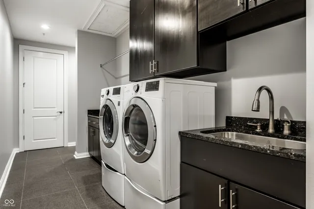 $799,900 | 757 Massachusetts Avenue, Unit 201, Indianapolis, IN 46204