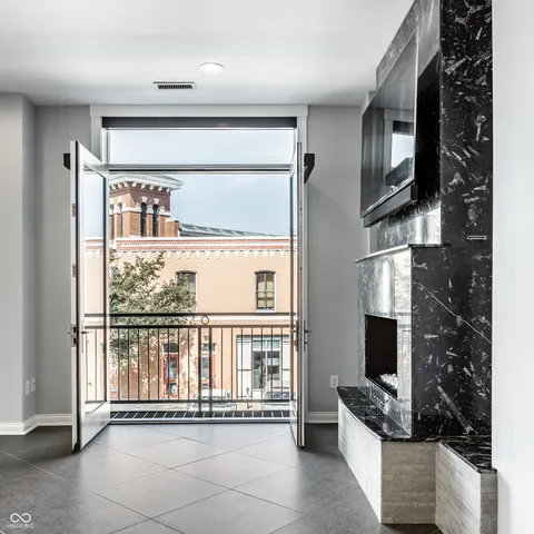 $799,900 | 757 Massachusetts Avenue, Unit 201, Indianapolis, IN 46204