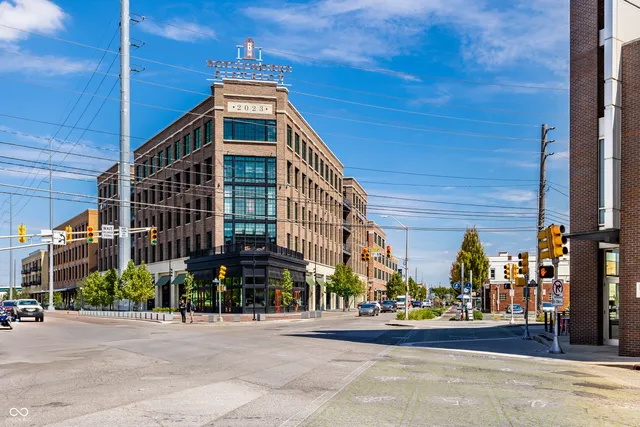 $799,900 | 757 Massachusetts Avenue, Unit 201, Indianapolis, IN 46204