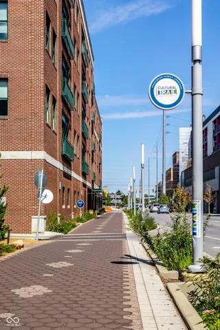 $799,900 | 757 Massachusetts Avenue, Unit 201, Indianapolis, IN 46204