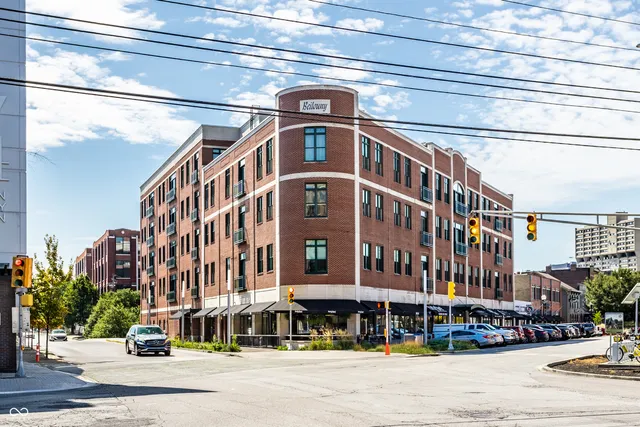 $799,900 | 757 Massachusetts Avenue, Unit 201, Indianapolis, IN 46204