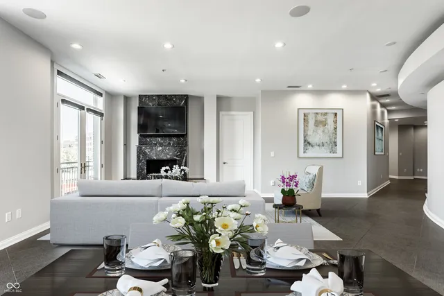 $799,900 | 757 Massachusetts Avenue, Unit 201, Indianapolis, IN 46204