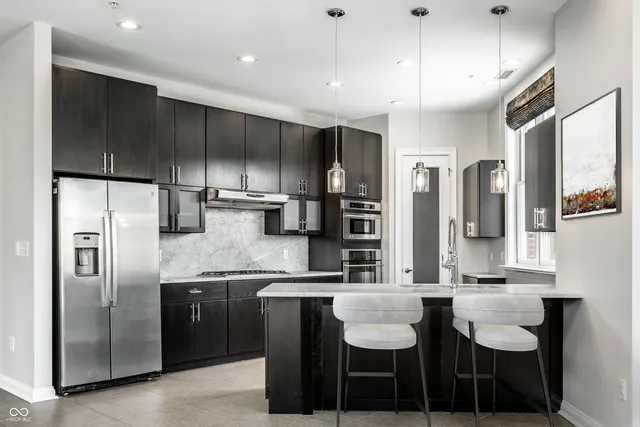 $799,900 | 757 Massachusetts Avenue, Unit 201, Indianapolis, IN 46204