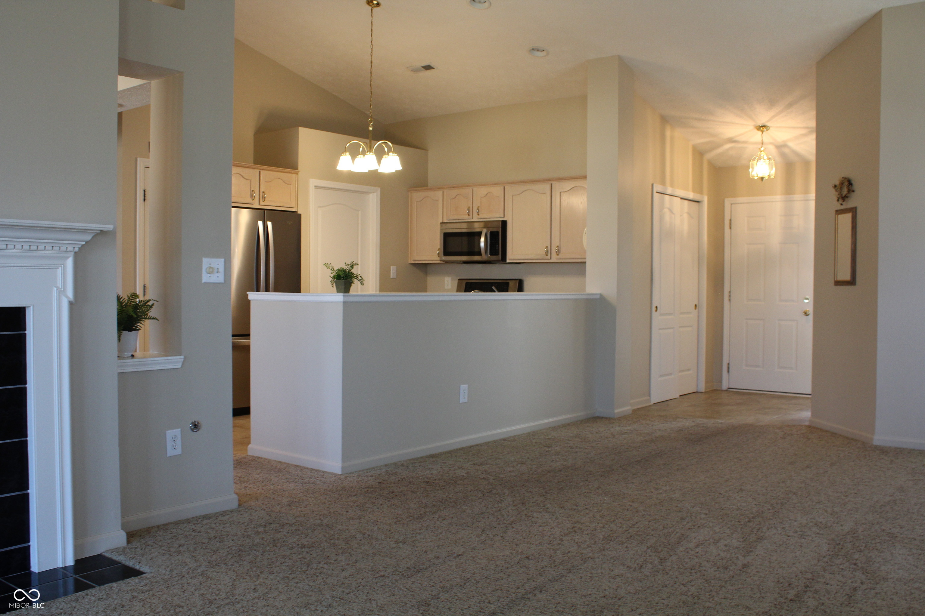 6036 Riva Ridge Drive Indianapolis, IN 46237 - Photo 6 of 20 Gallery Image 6