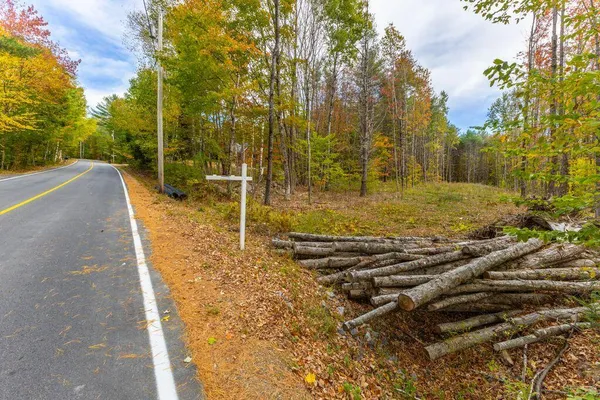 $122,500 | 192 Mountain Road, Raymond, ME 04071