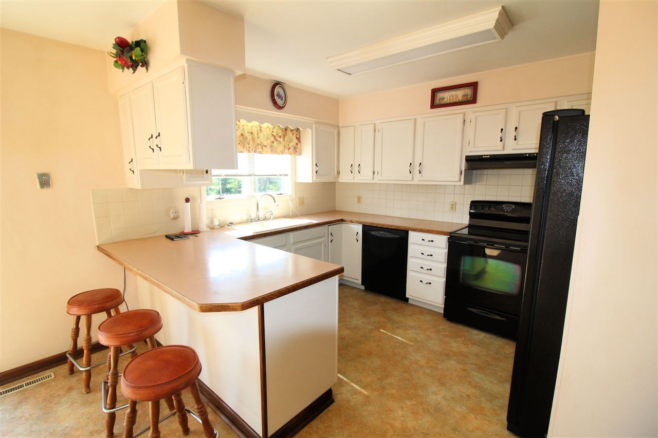 15493 Amman Road Chesaning, MI 48616 - Photo 5 of 26 31384304-4.JPG