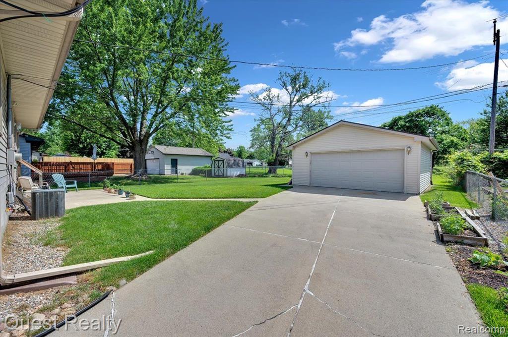 3703 Samuel Avenue Rochester Hills, MI 48309 - Photo 24 of 26