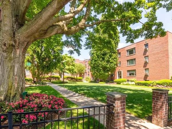 $974,500 | 49 Harvard Avenue, Unit 4, Brookline, MA 02446