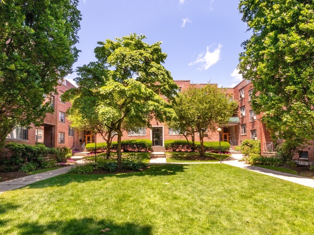 49 Harvard Avenue, Unit 4 Brookline, MA 02446 - Photo 22 of 25