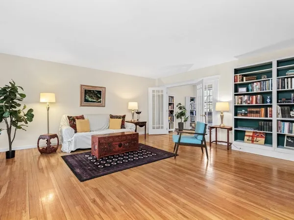 $974,500 | 49 Harvard Avenue, Unit 4, Brookline, MA 02446