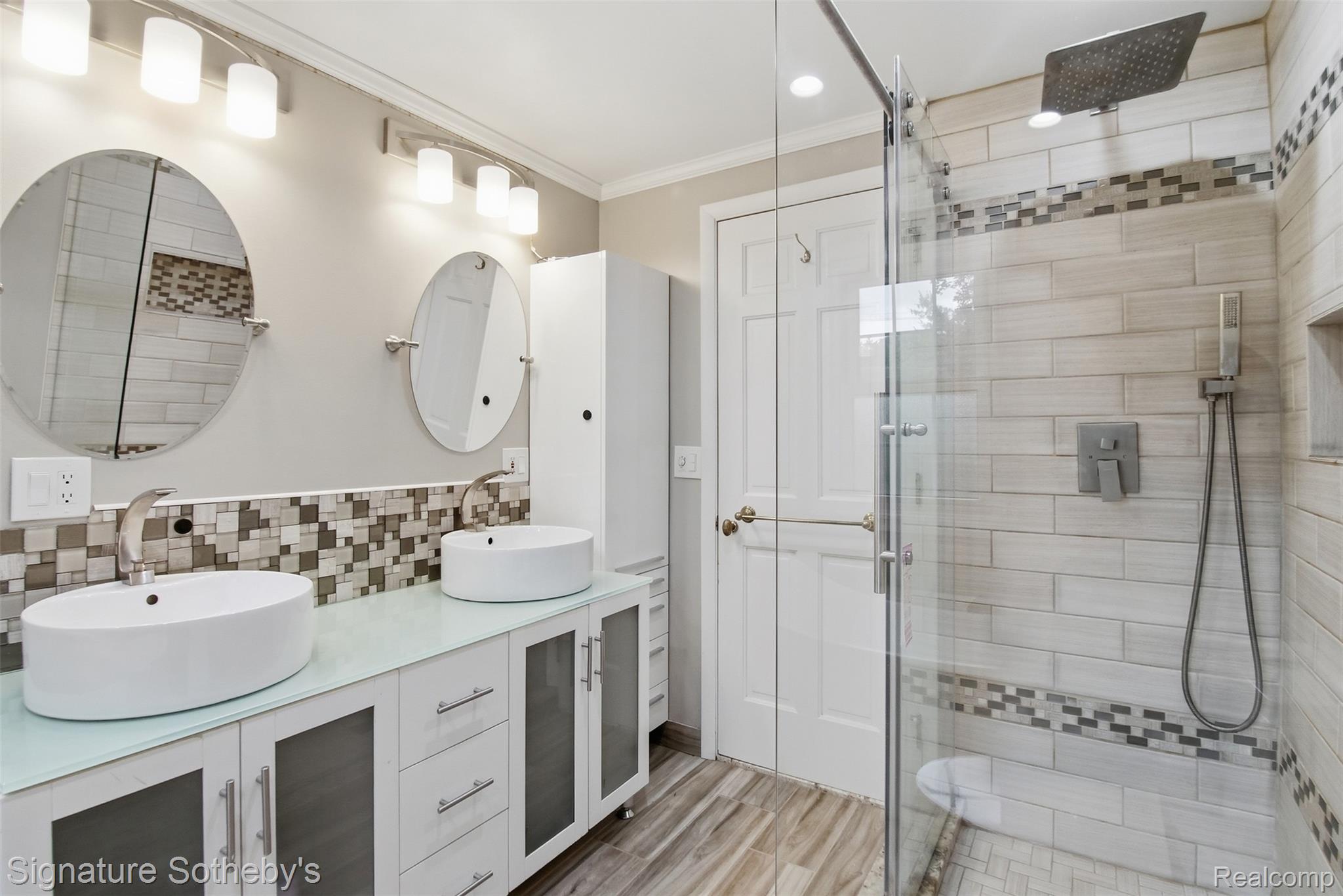 4784 Walnut Lake Road Bloomfield Hills, MI 48301 - Photo 13 of 17 Full bathroom