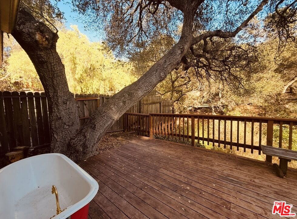 21652 Encina Road Topanga, CA 90290 - Photo 14 of 17 Gallery Image 14