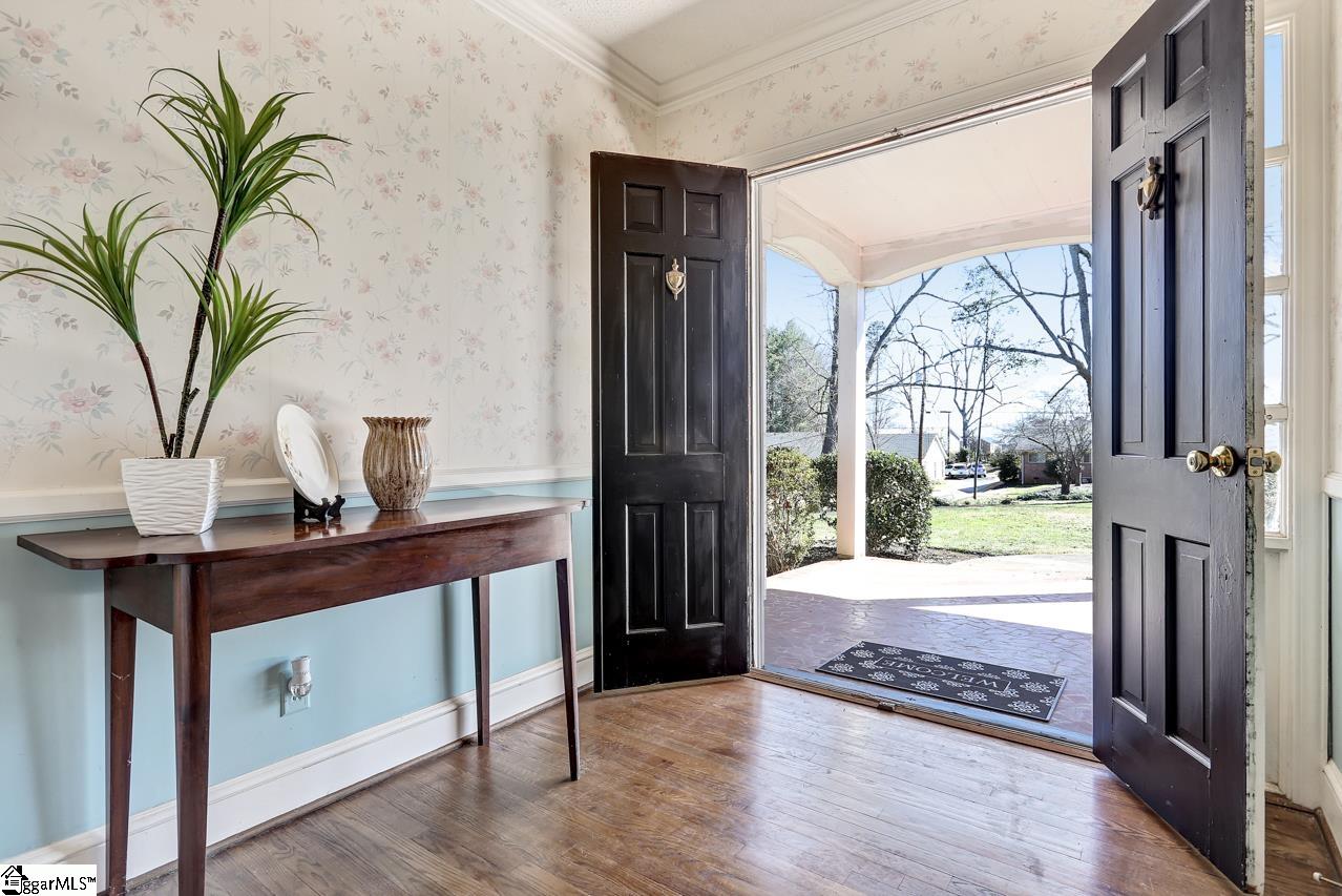 207 Laurel Road Greer, SC 29651 - Photo 4 of 29