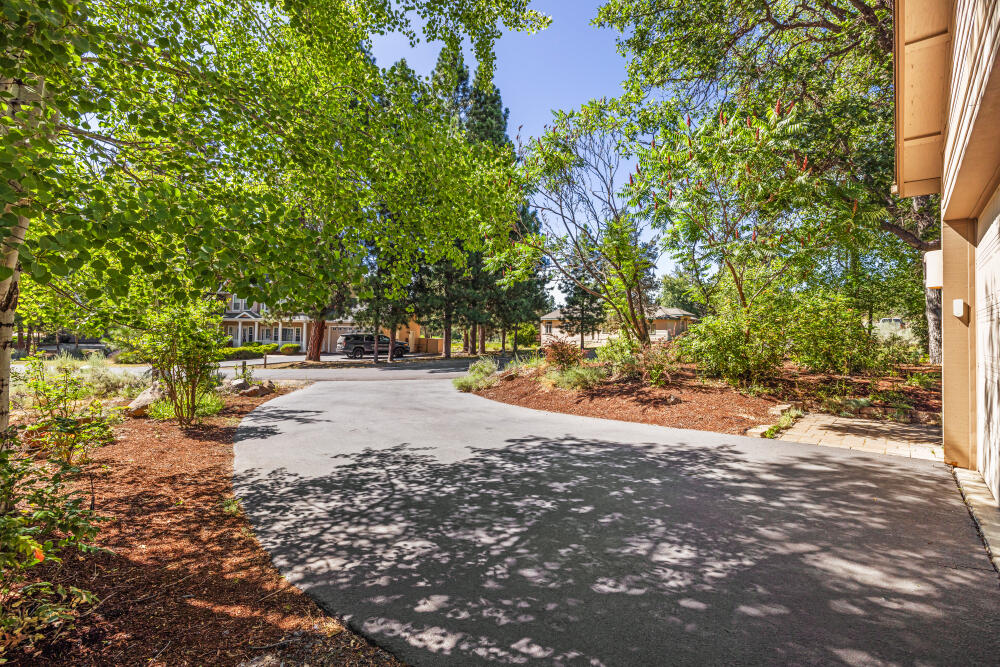 9507 Kestrel Road Klamath Falls, OR 97601 - Photo 31 of 47 9057KestrelRd-3