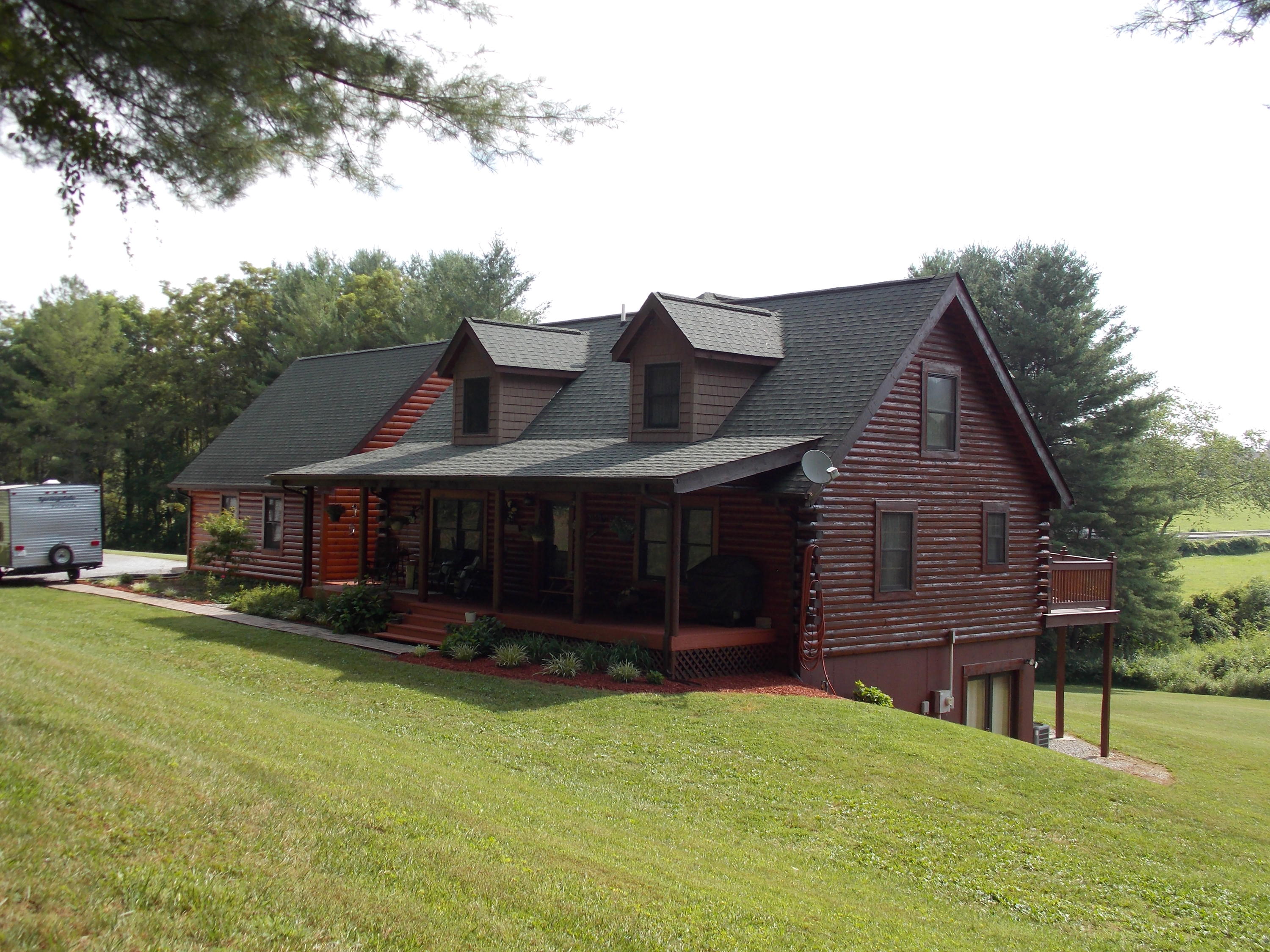 124 Ridgeview Road Northwest Floyd, VA 24091 - Photo 8 of 67 a view of a house with a yard