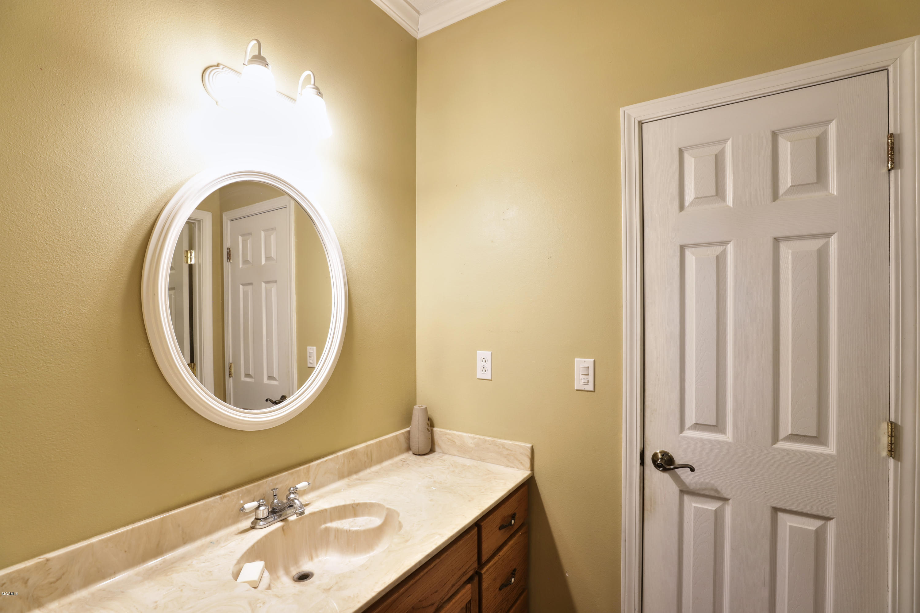 14405 Timber Ridge Drive Moss Point, MS 39562 - Photo 17 of 23 Spare Bathroom