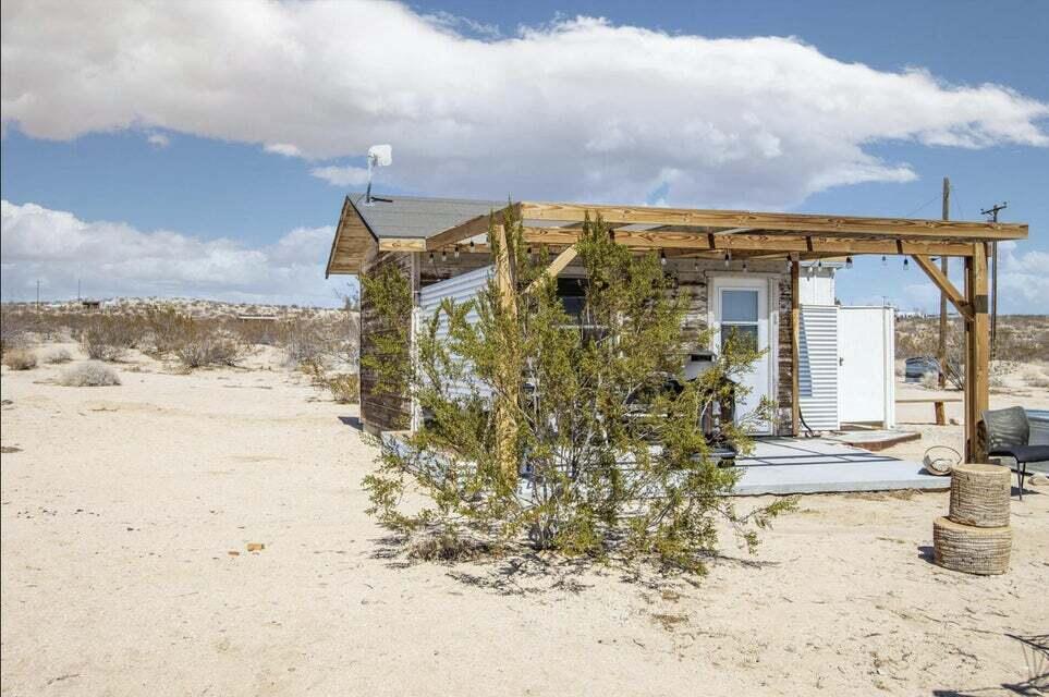 63637 Gemini Road Joshua Tree, CA 92252 - Photo 21 of 22 a view of a yard with an outdoor space