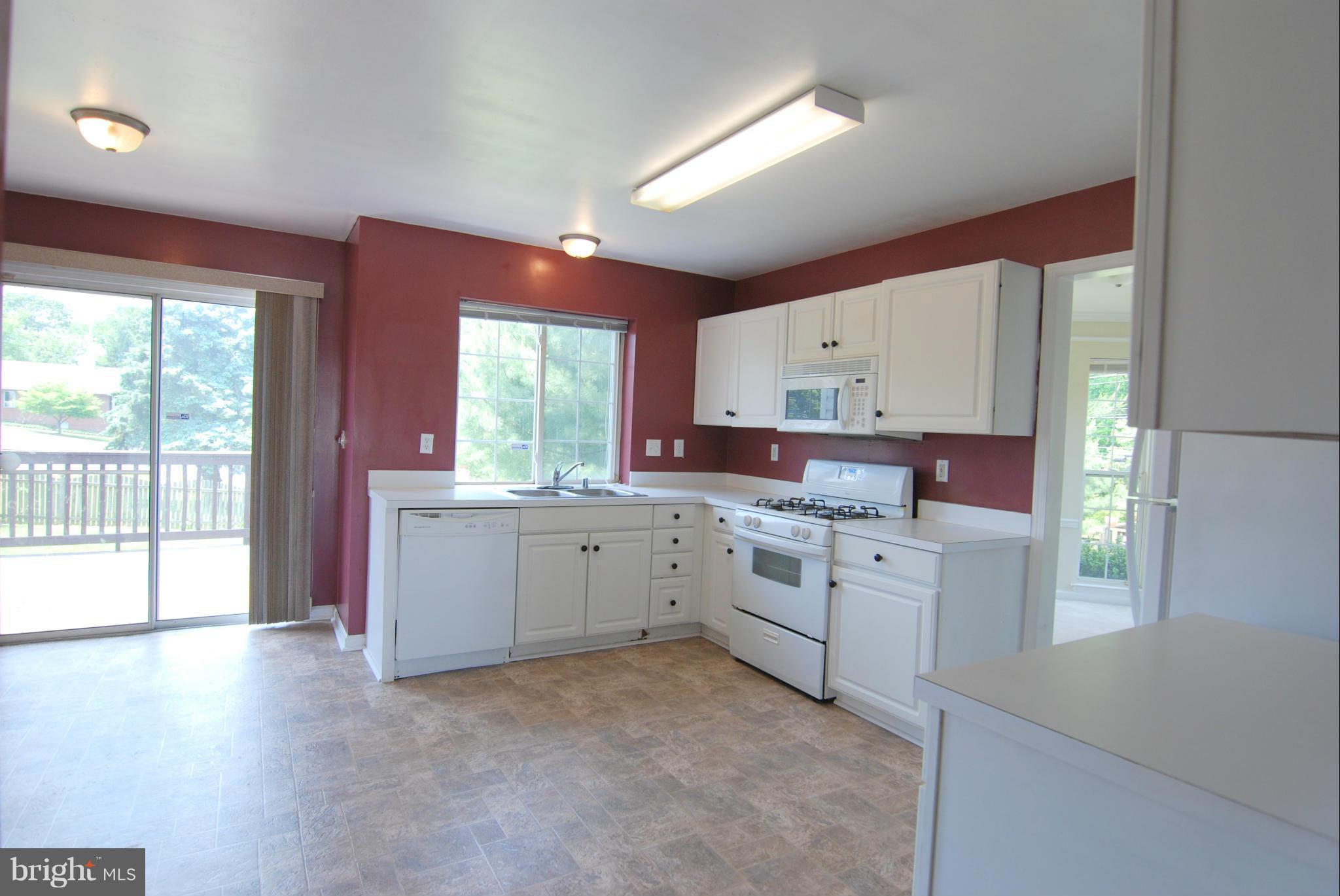 402 Magnolia Ridge Drive Joppa, MD 21085 - Photo 9 of 25 Kitchen