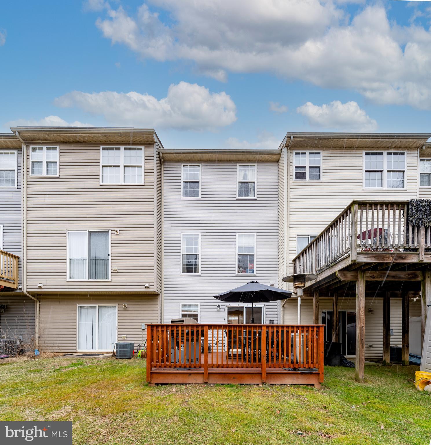 688 Luthardt Road Baltimore, MD 21220 - Photo 28 of 32 a view of a house with swimming pool and porch