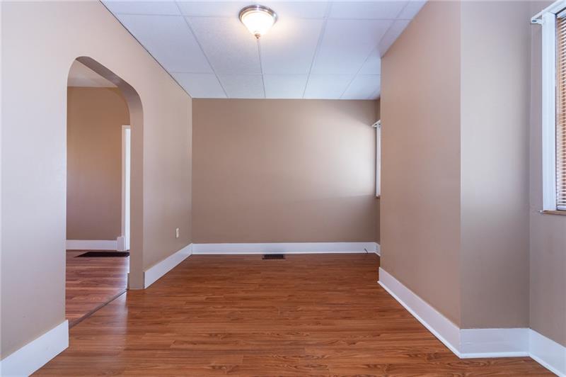 519 Chatham Way Rochester, PA 15074 - Photo 5 of 12 Dining Room
