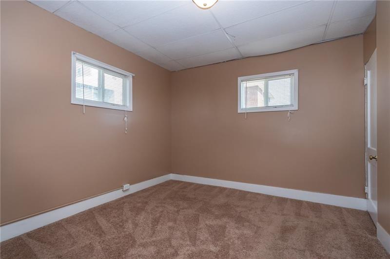 519 Chatham Way Rochester, PA 15074 - Photo 9 of 12