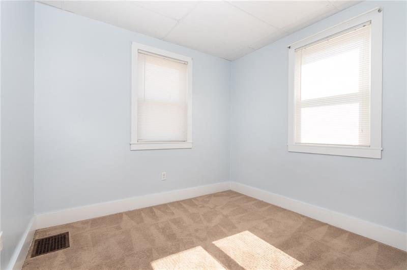 519 Chatham Way Rochester, PA 15074 - Photo 10 of 12