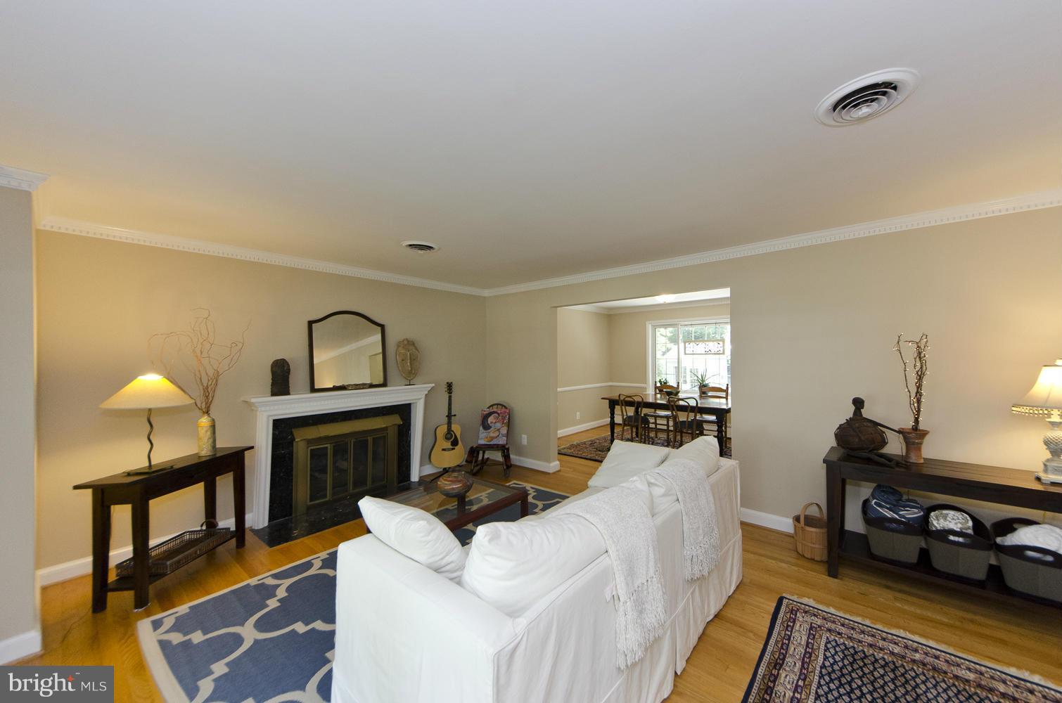 2300 Barbour Road Falls Church, VA 22043 - Photo 11 of 28 Living Room