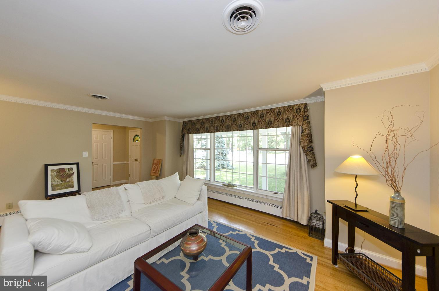 2300 Barbour Road Falls Church, VA 22043 - Photo 13 of 28 Living Room