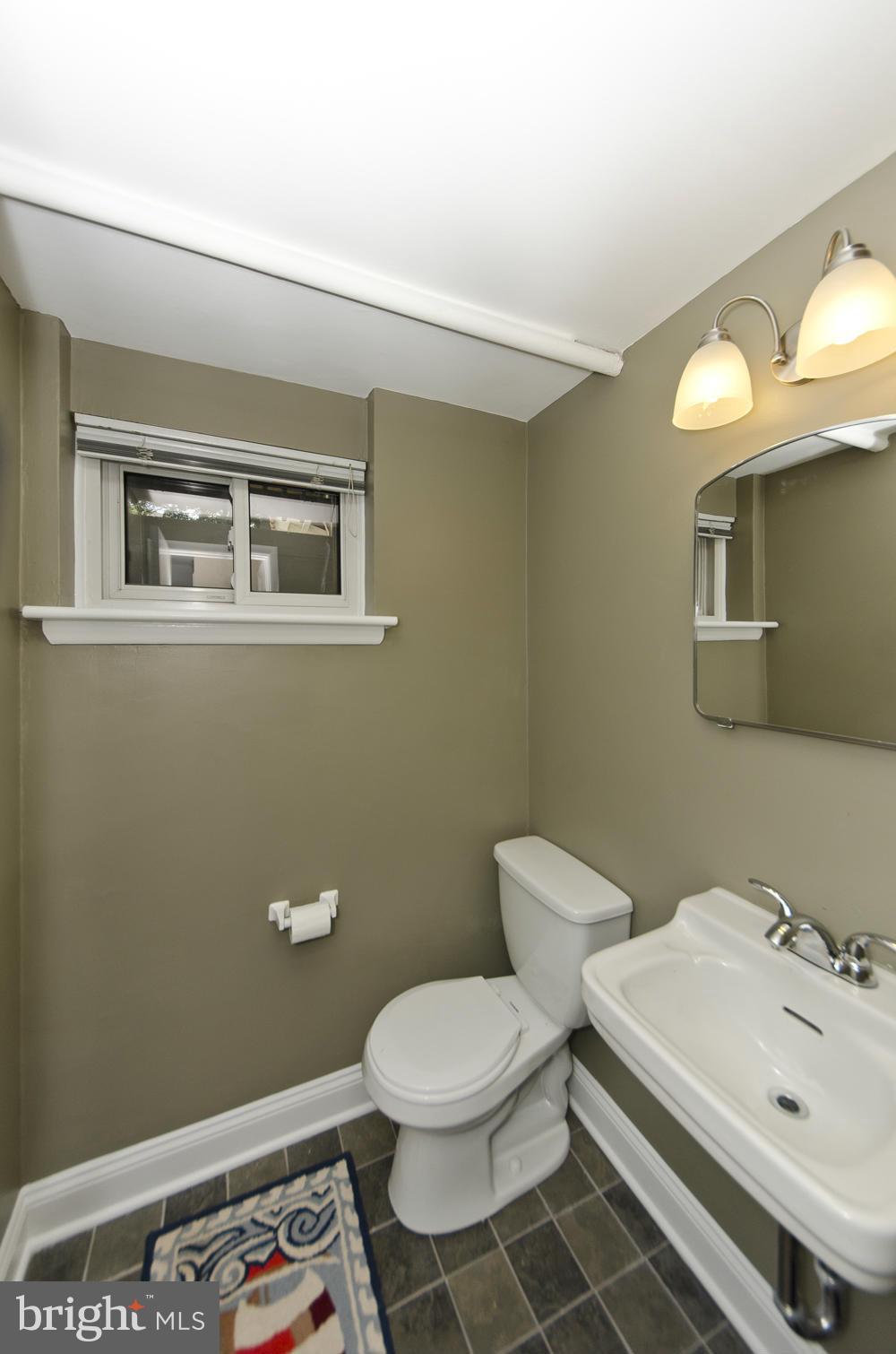 2300 Barbour Road Falls Church, VA 22043 - Photo 20 of 28 Bath