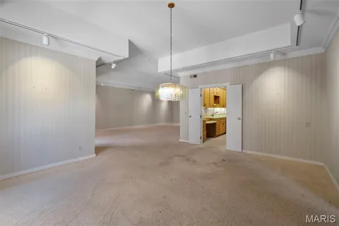 $350,000 | 564 Sarah Lane, Unit 408, St. Louis, MO 63141