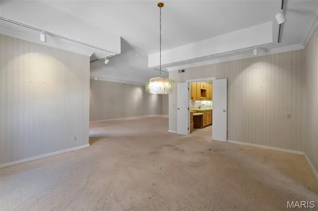 $350,000 | 564 Sarah Lane, Unit 408, St. Louis, MO 63141