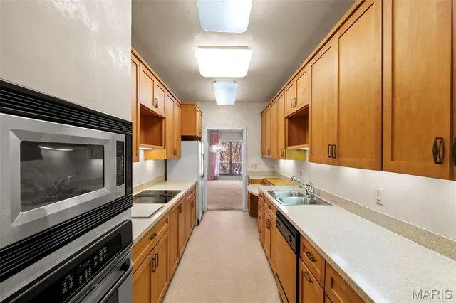 $350,000 | 564 Sarah Lane, Unit 408, St. Louis, MO 63141