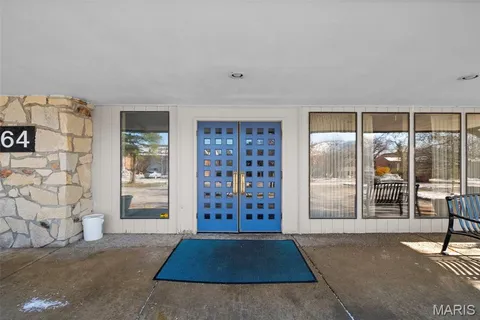 $350,000 | 564 Sarah Lane, Unit 408, St. Louis, MO 63141