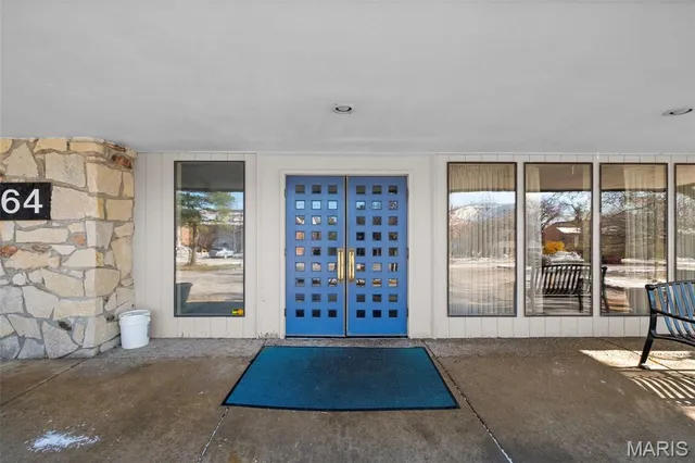 $350,000 | 564 Sarah Lane, Unit 408, St. Louis, MO 63141