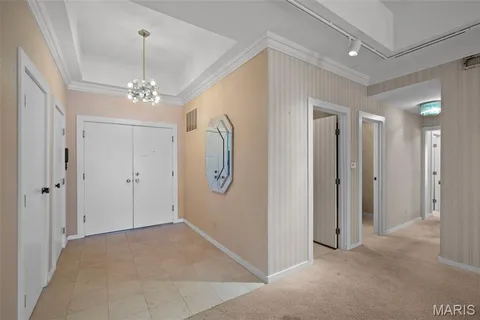 $350,000 | 564 Sarah Lane, Unit 408, St. Louis, MO 63141