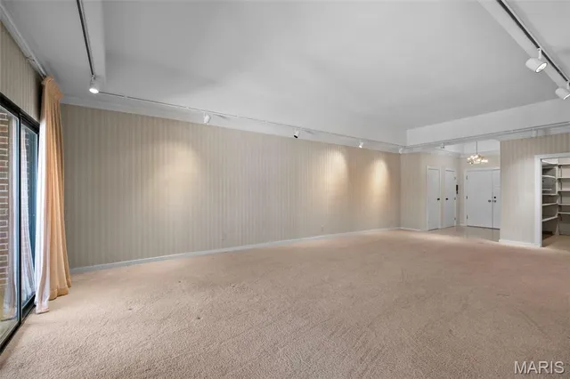 $350,000 | 564 Sarah Lane, Unit 408, St. Louis, MO 63141