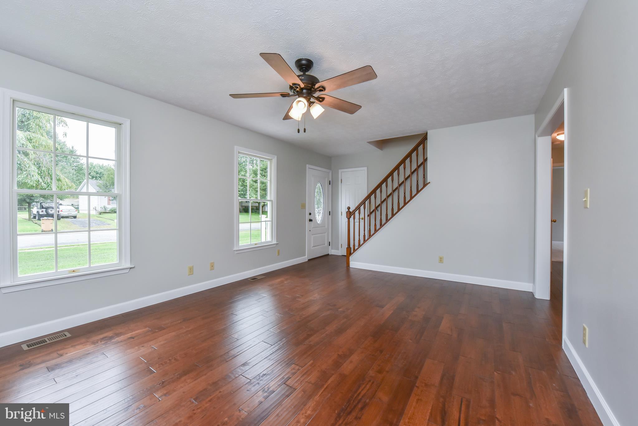 311 Sunrise Circle Rising Sun, MD 21911 - Photo 4 of 30 Living Room