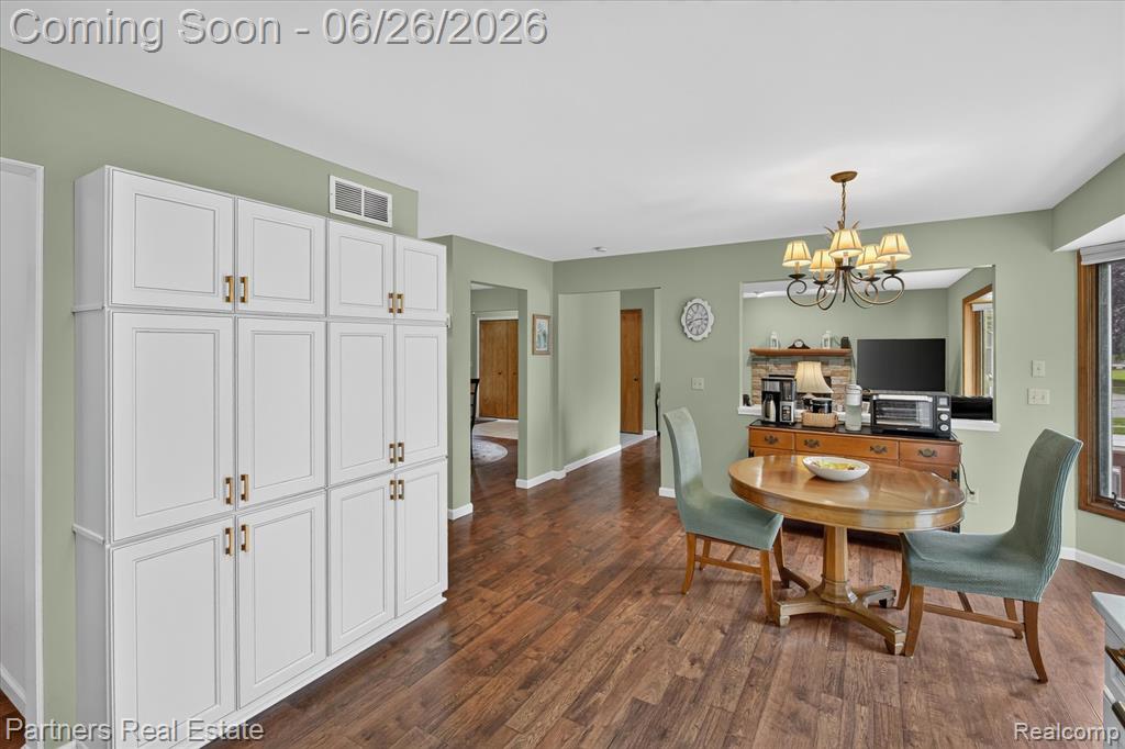 627 West Caledonia Street Howell, MI 48843 - Photo 17 of 66