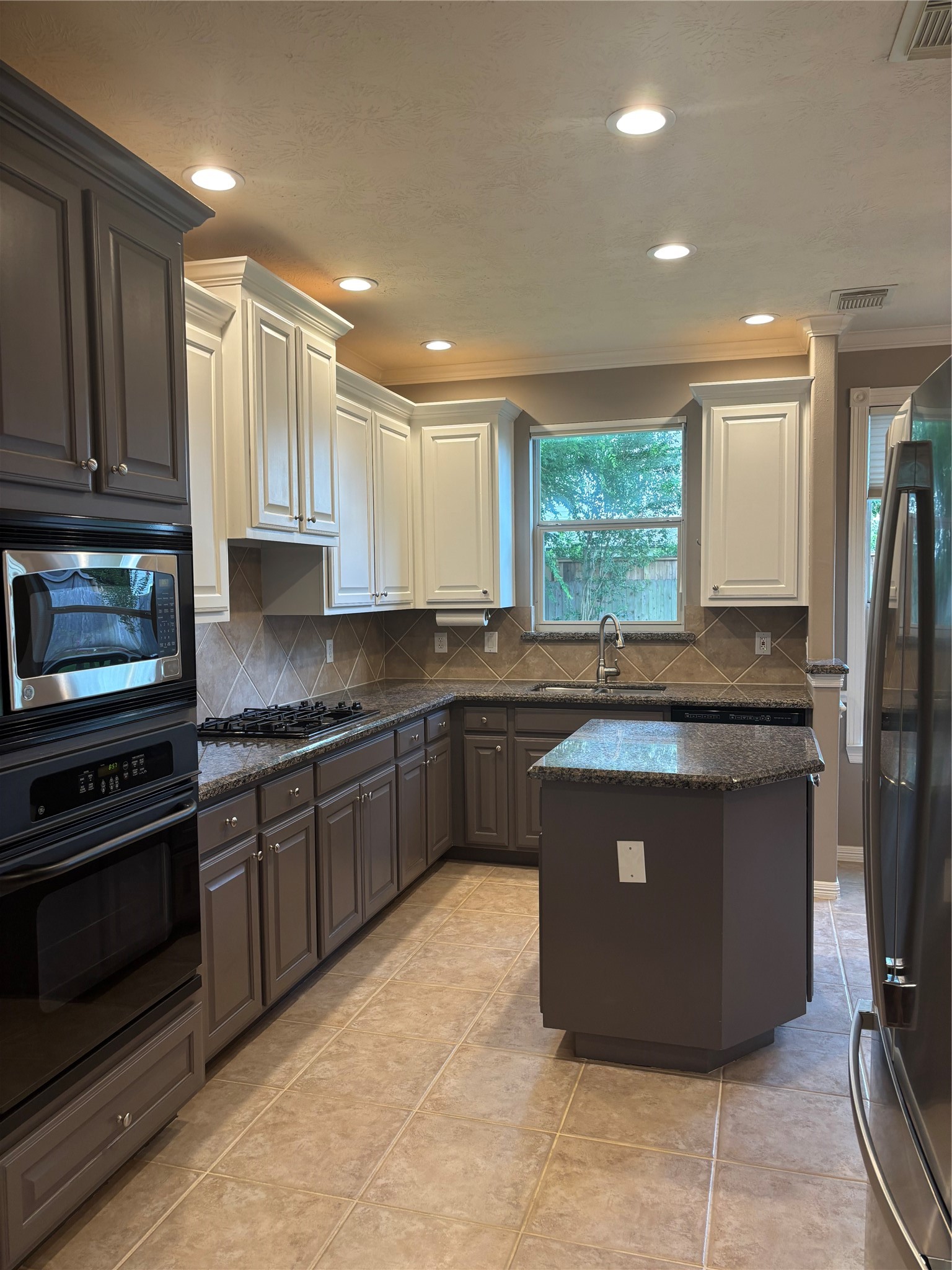 951 Lamonte Lane Houston, TX 77018 - Photo 9 of 27