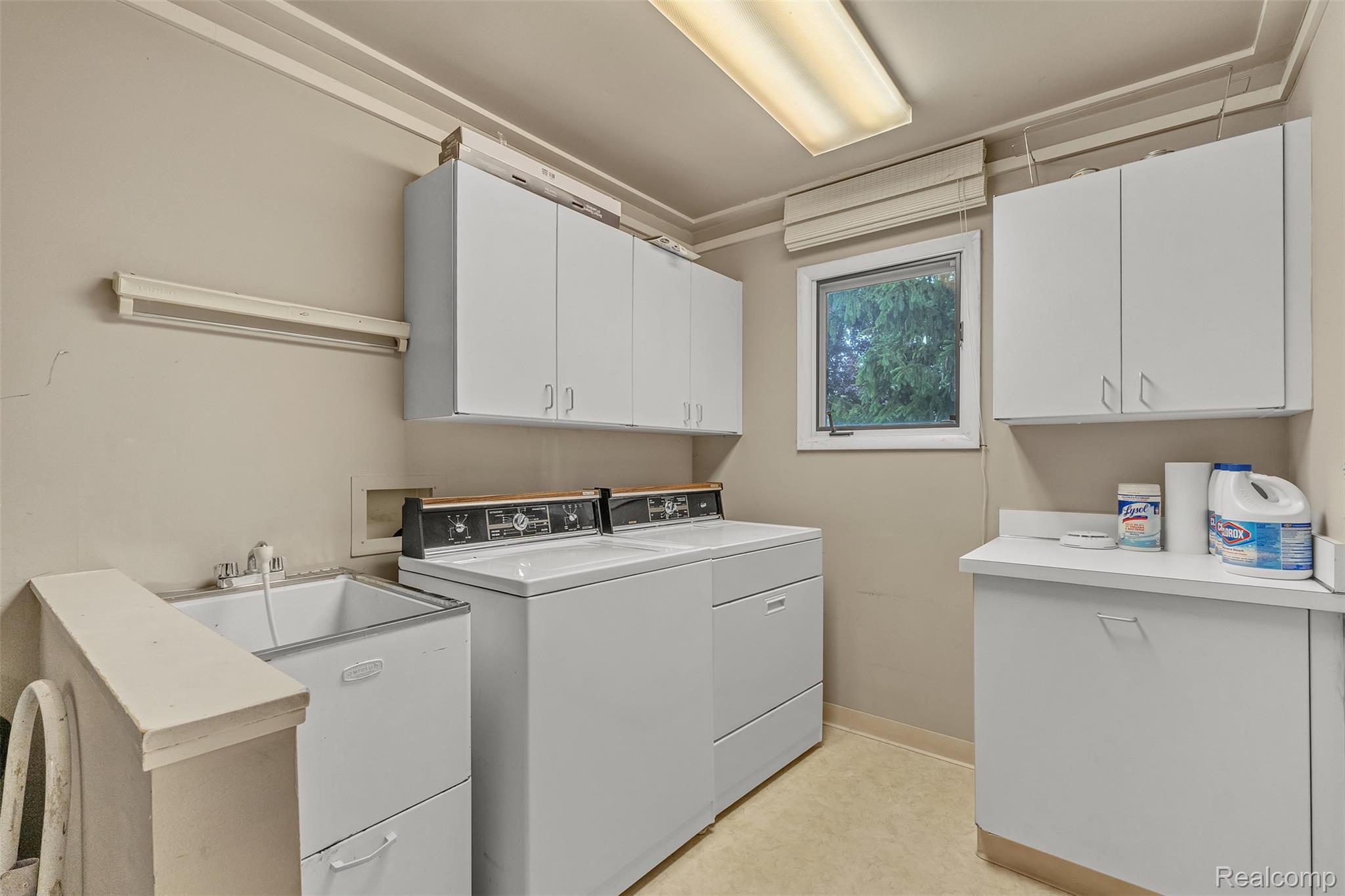 5520 Ridgewood Road West Bloomfield, MI 48322 - Photo 44 of 52 ridgewood-44.jpg