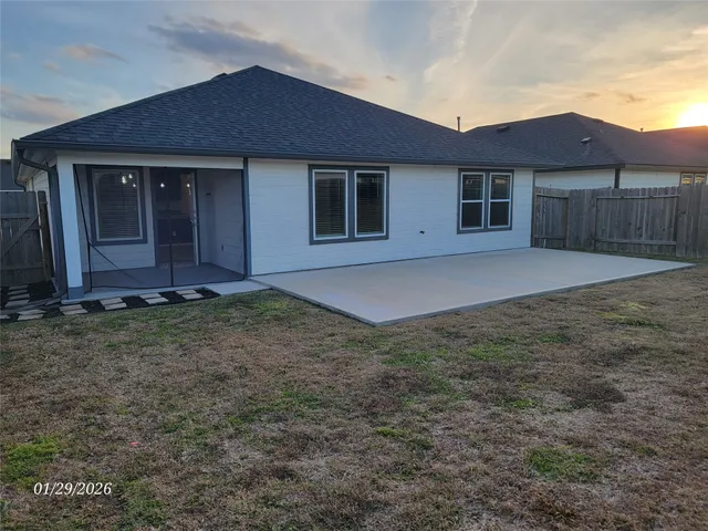 $2,350 | 1127 Lipizzan Lane, Rosharon, TX 77583